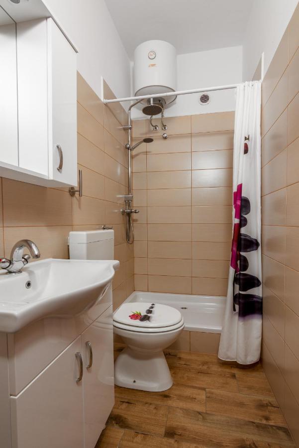Family Friendly Apartments With A Swimming Pool Valbandon, Fazana - 2201 Štinjan Dış mekan fotoğraf