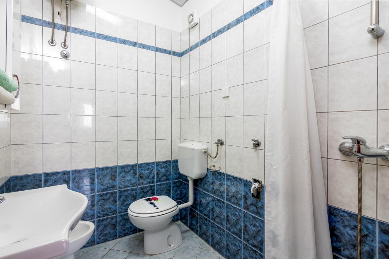 Family Friendly Apartments With A Swimming Pool Valbandon, Fazana - 2201 Štinjan Dış mekan fotoğraf